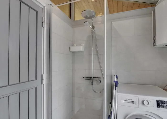 Alin - 600m From The Sea By Interhome